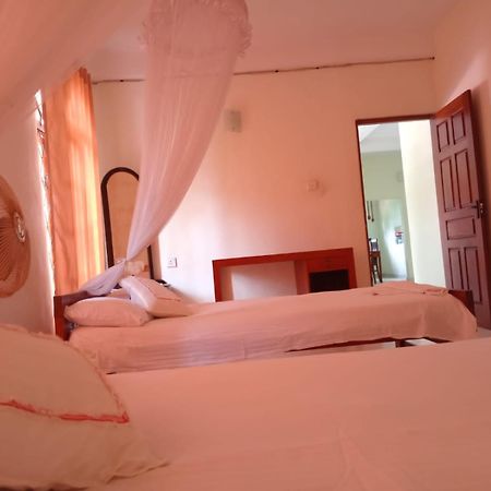 Ajanthas' Homestay Kandy Extérieur photo