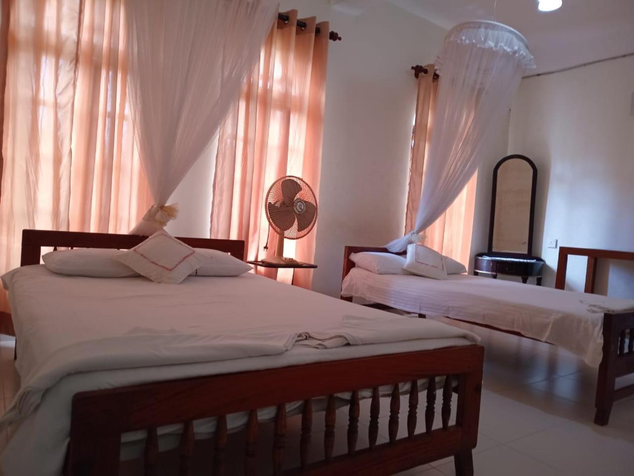 Ajanthas' Homestay Kandy Extérieur photo